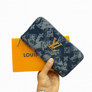 Portefeuille de luxe en cuir avec logo métallique