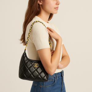 Sac à main matelassé avec chaîne dorée